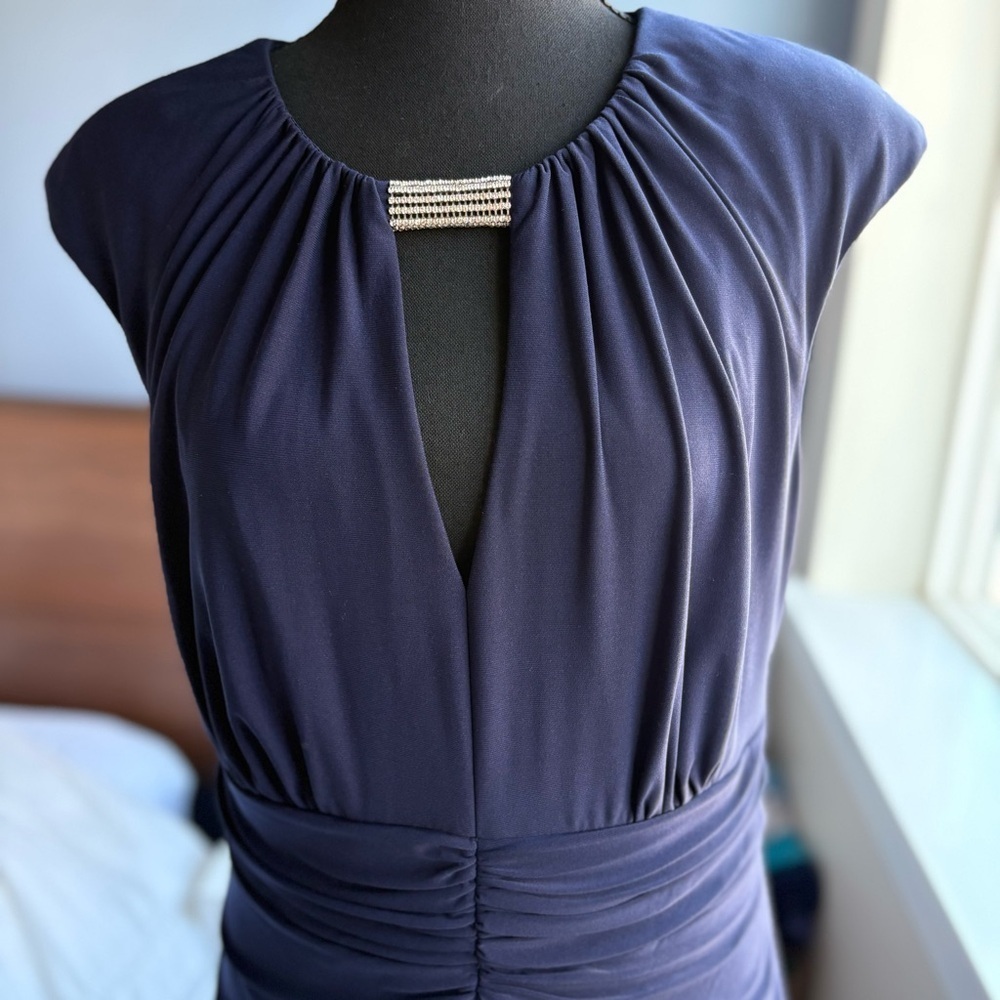 Vince Camuto Midnight Blue Cap Sleeve Formal Dress Gown w Rhinestone Neck Detail - Picture 15 of 17